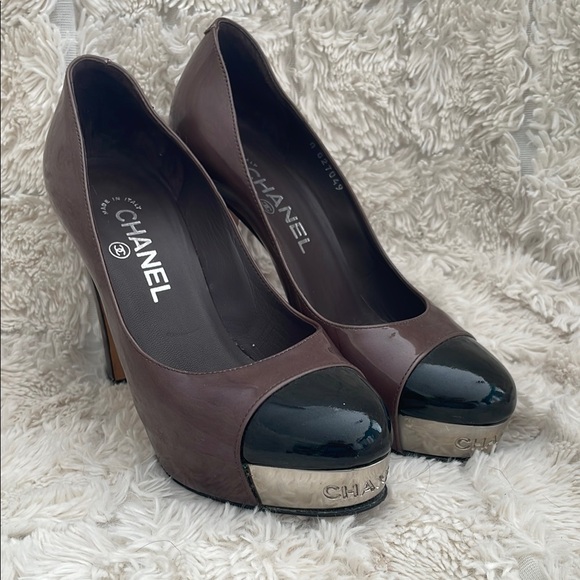 Chanel Brown/Black Colorblock Patent Leather Pumps 36.5 - Picture 1 of 5